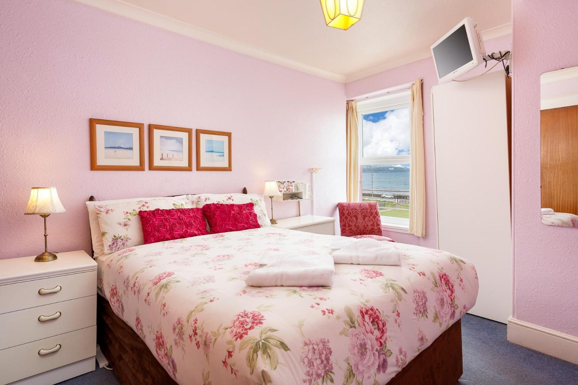 Cherry Tree Bed & Breakfast 3*